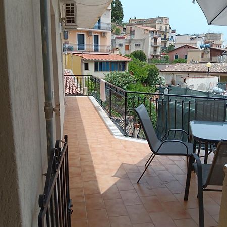 We Home Taormina Center With Parking Exterior photo